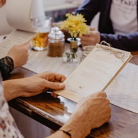 ペンジオン セント マーティン ゲストハウス 3*